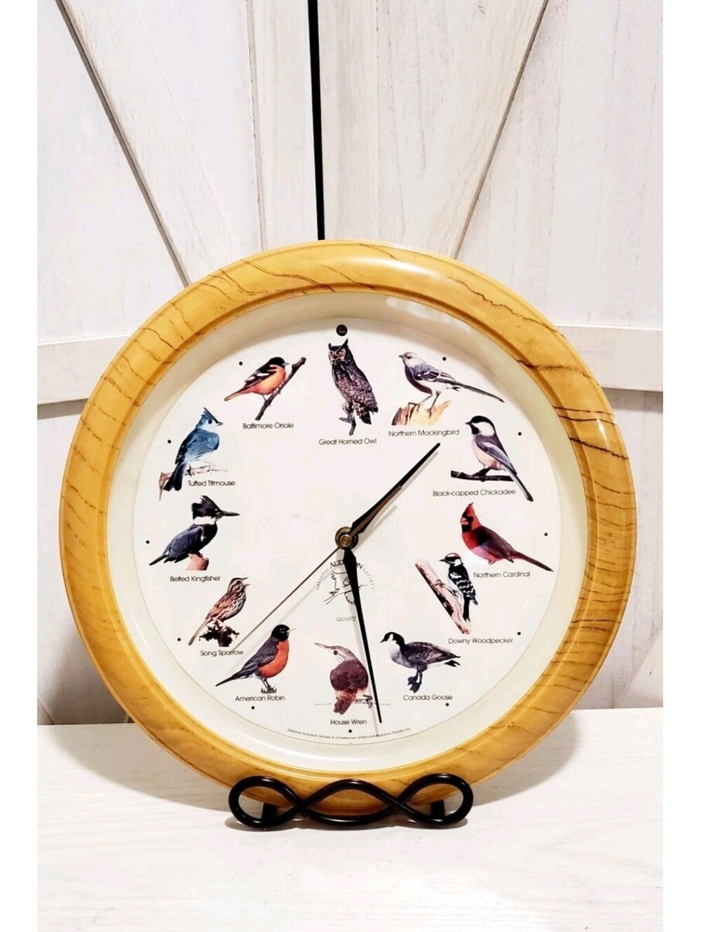 Audubon Song Bird Round Hanging Wall Clock Birds Quartz Battery Oak Colored Wood